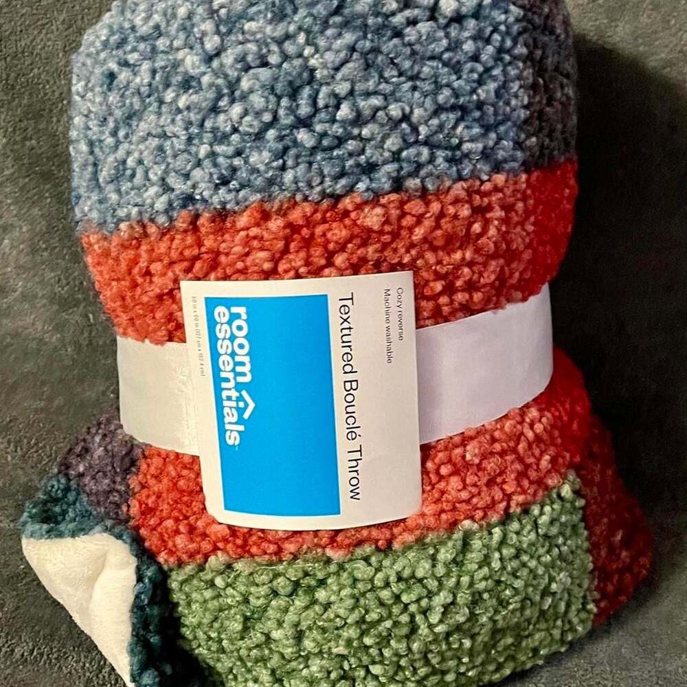 Room Essentials Textured Bouclé Multi-Color Throw Blanket